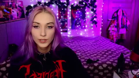 Snapshot of violet_noir_ chatting on January 2025 03:28:02 PM Deya online show from January 2025 03:28:02 PM