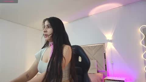 violet_tay1 online show from September 2025 11:45:02 AM