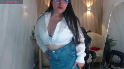 Violet online show from May 2026 08:39:02 PM