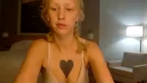 violet_winter97 online show from June 2026 12:53:01 PM