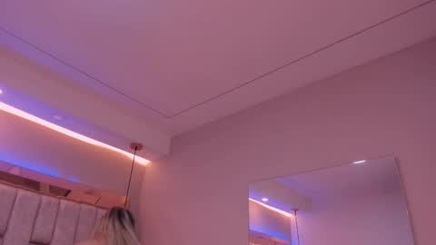 Violeta  online show from September 2025 10:05:01 AM