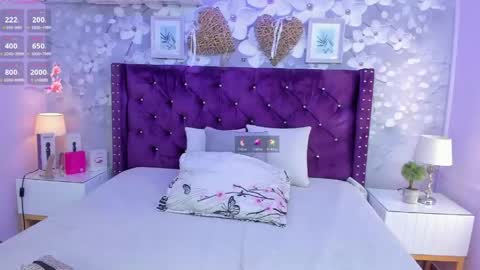 Snapshot of violeta_medina chatting on April 2026 03:09:02 AM violeta_medina online show from April 2026 03:09:02 AM