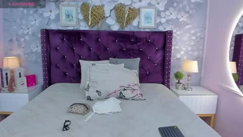 Snapshot of violeta_medina chatting on May 2026 02:51:02 AM violeta_medina online show from May 2026 02:51:02 AM