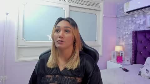 Snapshot of violeta_medina chatting on May 2026 02:40:01 AM violeta_medina online show from May 2026 02:40:01 AM
