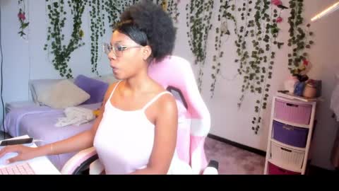 Snapshot of violeta_miler_ chatting on April 2026 07:31:02 PM Violeta online show from April 2026 07:31:02 PM