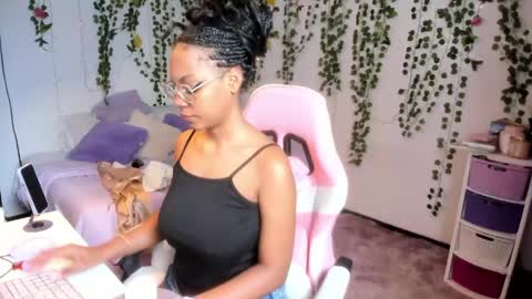 Snapshot of violeta_miler_ chatting on June 2026 04:24:02 PM Violeta online show from June 2026 04:24:02 PM