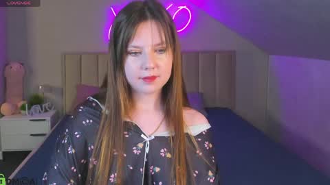 Snapshot of violeta_paul chatting on June 2026 01:10:02 AM Violeta online show from June 2026 01:10:02 AM