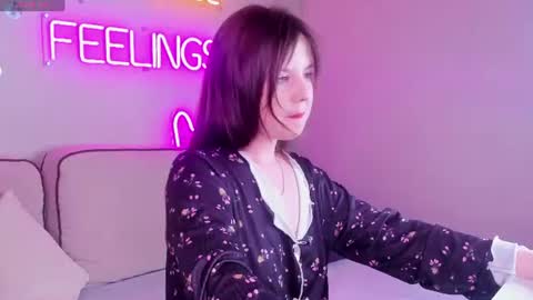 Snapshot of violeta_paul chatting on June 2026 02:53:01 AM Violeta online show from June 2026 02:53:01 AM