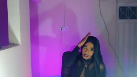 Snapshot of violeta_r_01 chatting on June 2026 04:48:02 AM violeta_r_01 online show from June 2026 04:48:02 AM