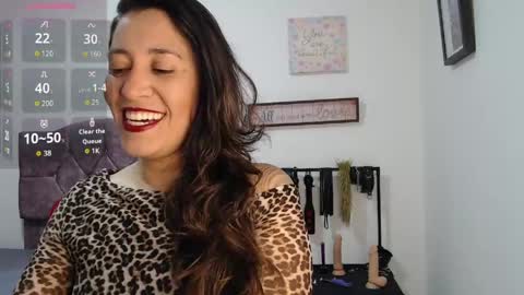 Snapshot of violeta_scott_ chatting on June 2026 05:14:01 PM violeta_scott_ online show from June 2026 05:14:01 PM
