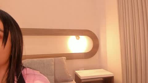 Snapshot of violeta_sum chatting on June 2026 12:30:01 PM Violeta Sum online show from June 2026 12:30:01 PM
