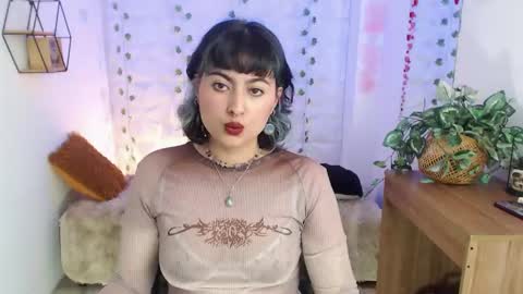 Violeta  online show from October 2025 07:15:01 PM