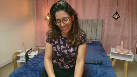 VIOLETA online show from February 2025 12:17:02 PM