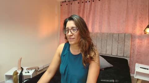 VIOLETA online show from February 2025 12:48:02 PM