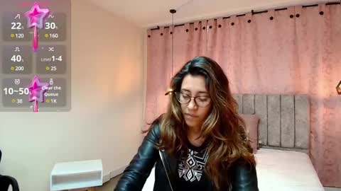 VIOLETA online show from February 2025 12:55:02 PM