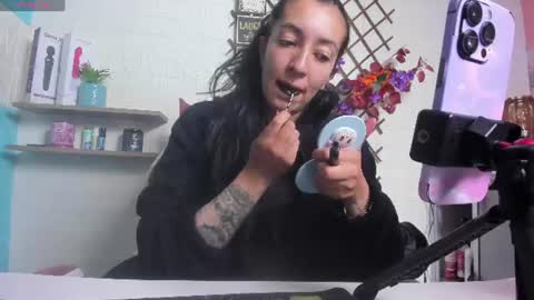 Snapshot of violetatto1 chatting on July 2026 05:37:02 PM Violeta online show from July 2026 05:37:02 PM