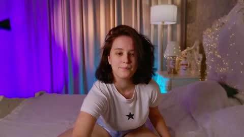 Violet online show from November 2025 04:17:02 PM