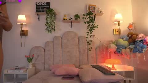 violeth___ online show from April 2026 01:16:02 PM