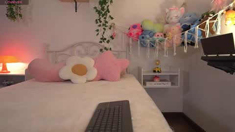 Snapshot of violeth___ chatting on July 2026 11:08:02 AM violeth___ online show from July 2026 11:08:02 AM