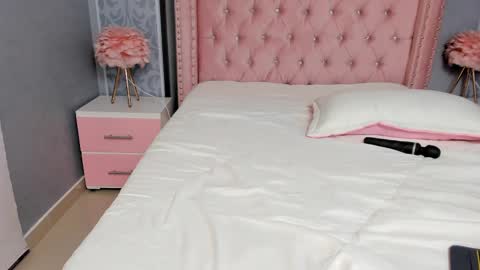 VIOLETA online show from February 2025 10:19:02 PM