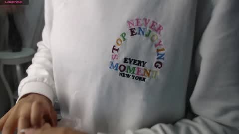 violeth_b online show from December 2024 12:36:01 PM