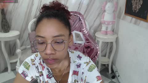 violeth_b online show from December 2024 12:35:01 PM