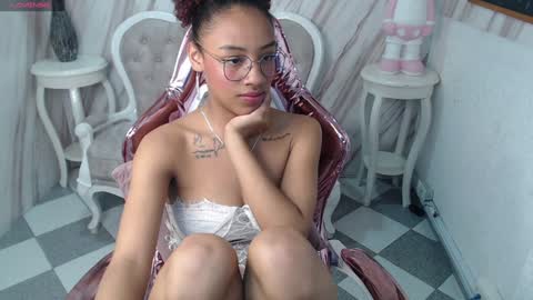 violeth_b online show from December 2024 04:38:02 PM