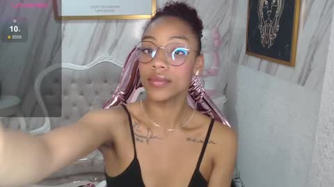 violeth_b online show from January 2025 03:37:02 PM