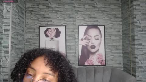 violeth_b online show from September 2025 12:40:01 PM