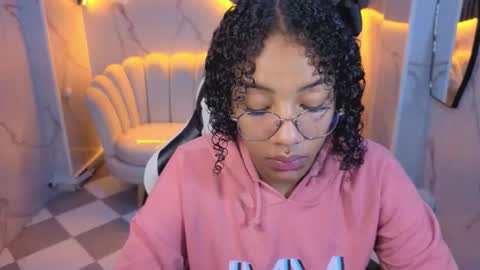 violeth_b online show from February 2026 12:45:02 PM