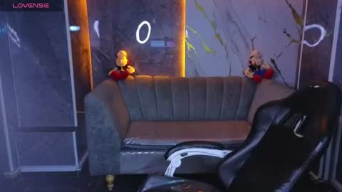 violeth_b online show from July 2026 12:58:01 PM