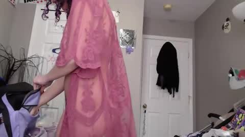 Violet Hooper online show from March 2025 05:49:02 PM