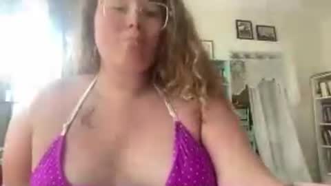 violetlyhappy online show from August 2026 08:19:01 PM