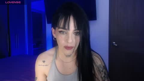 Snapshot of violett_hottie chatting on July 2026 01:33:01 AM violett Independent model online show from July 2026 01:33:01 AM