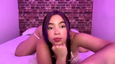violett_moonx online show from June 2026 10:21:02 PM