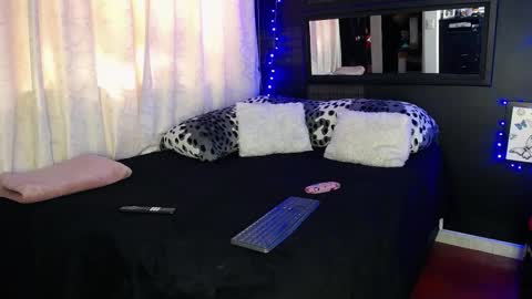 violetta_afrodita online show from December 2025 02:48:01 PM