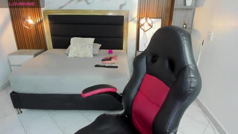 VIOLETTA online show from March 2026 12:41:01 PM