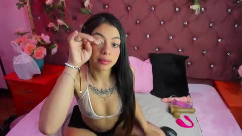 Snapshot of violetta_rousse_ chatting on October 2025 01:13:01 PM Violetta Rousse online show from October 2025 01:13:01 PM