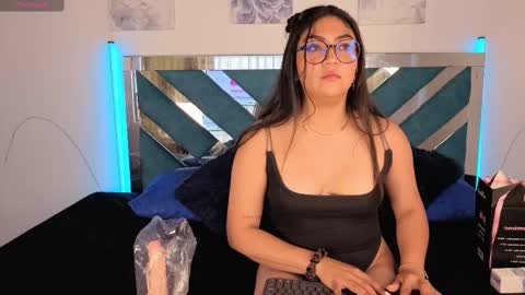 Snapshot of violettabloom1_ chatting on September 2025 09:07:02 PM violettabloom1_ online show from September 2025 09:07:02 PM