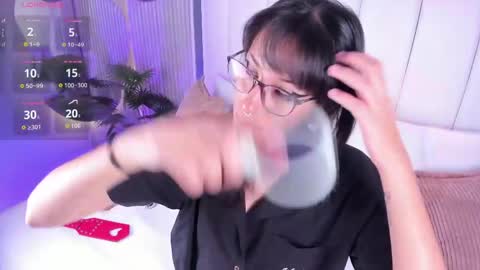 violettacolinss online show from April 2026 11:38:01 AM