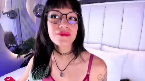 Snapshot of violettacolinss chatting on June 2026 11:41:01 AM violettacolinss online show from June 2026 11:41:01 AM