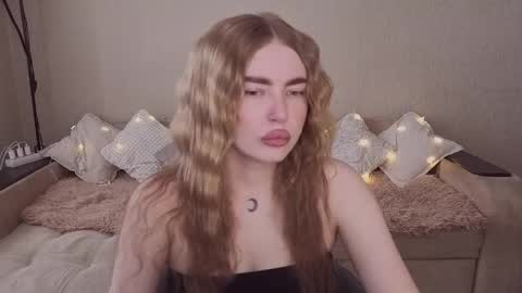 ViolettaOtis online show from April 2026 12:33:01 PM