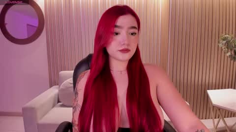 Violett Castel online show from September 2025 06:51:01 PM