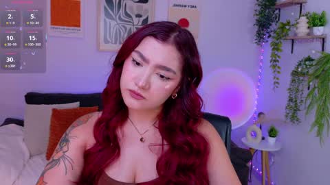 Snapshot of violettcastel chatting on June 2026 06:11:01 PM Violett Castel online show from June 2026 06:11:01 PM