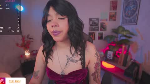 JULIE UWU online show from April 2026 09:23:01 PM