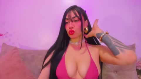Snapshot of violette_laurent chatting on July 2026 01:08:01 AM violette_laurent online show from July 2026 01:08:01 AM