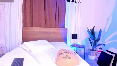 Violett online show from April 2026 05:07:01 AM