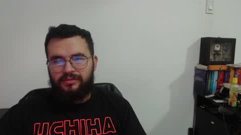 Snapshot of violettouse chatting on April 2026 07:06:02 AM Jhon online show from April 2026 07:06:02 AM