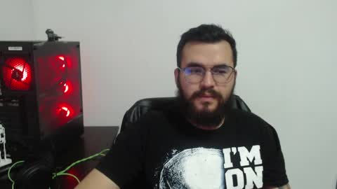 Snapshot of violettouse chatting on April 2026 03:05:01 AM Jhon online show from April 2026 03:05:01 AM