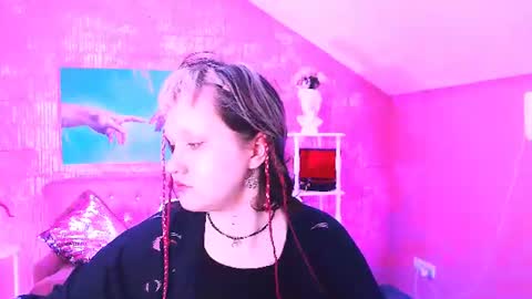 Snapshot of violettwoods chatting on July 2026 06:28:02 AM Violett online show from July 2026 06:28:02 AM